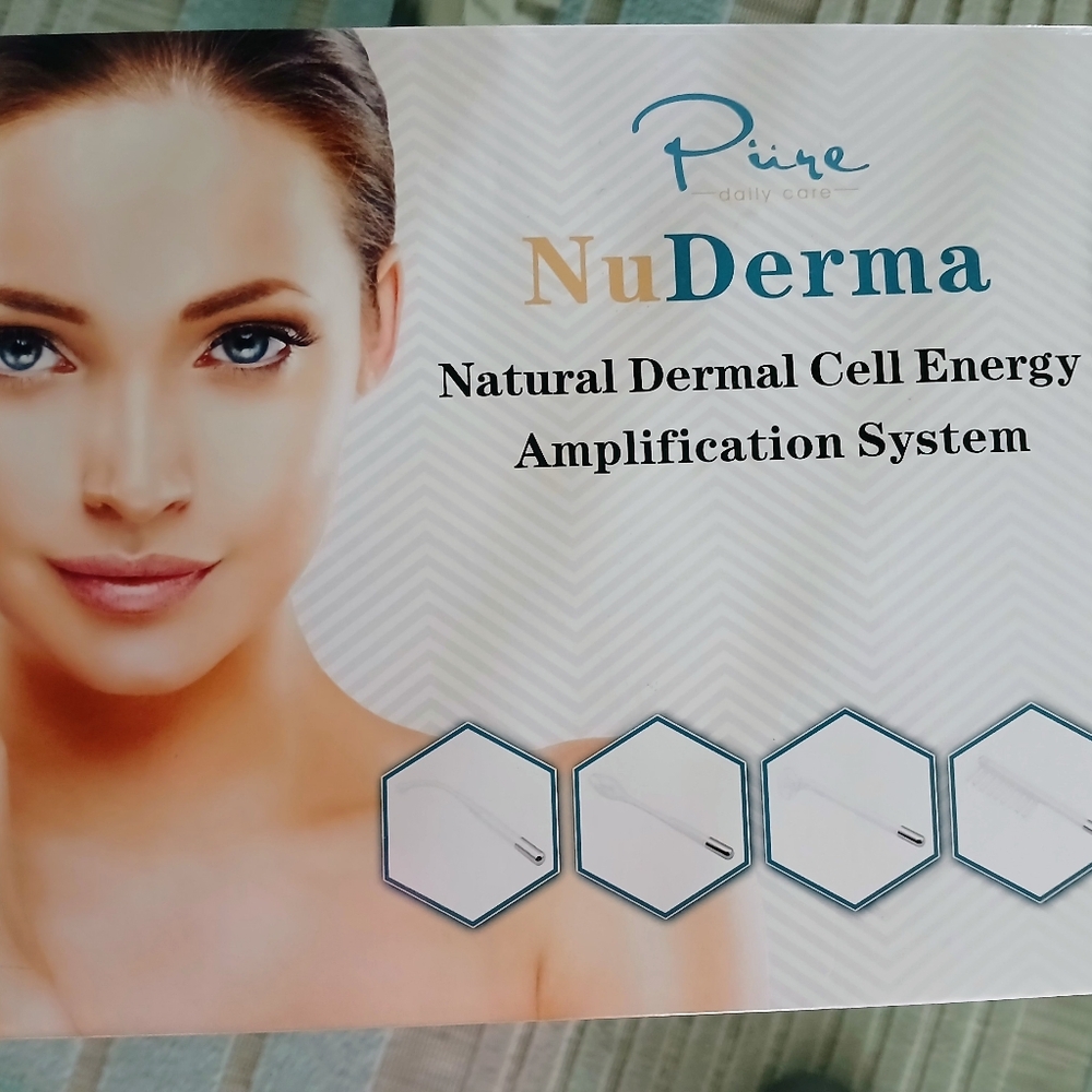 NUDE Pure NuDerma Skincare Tool - White